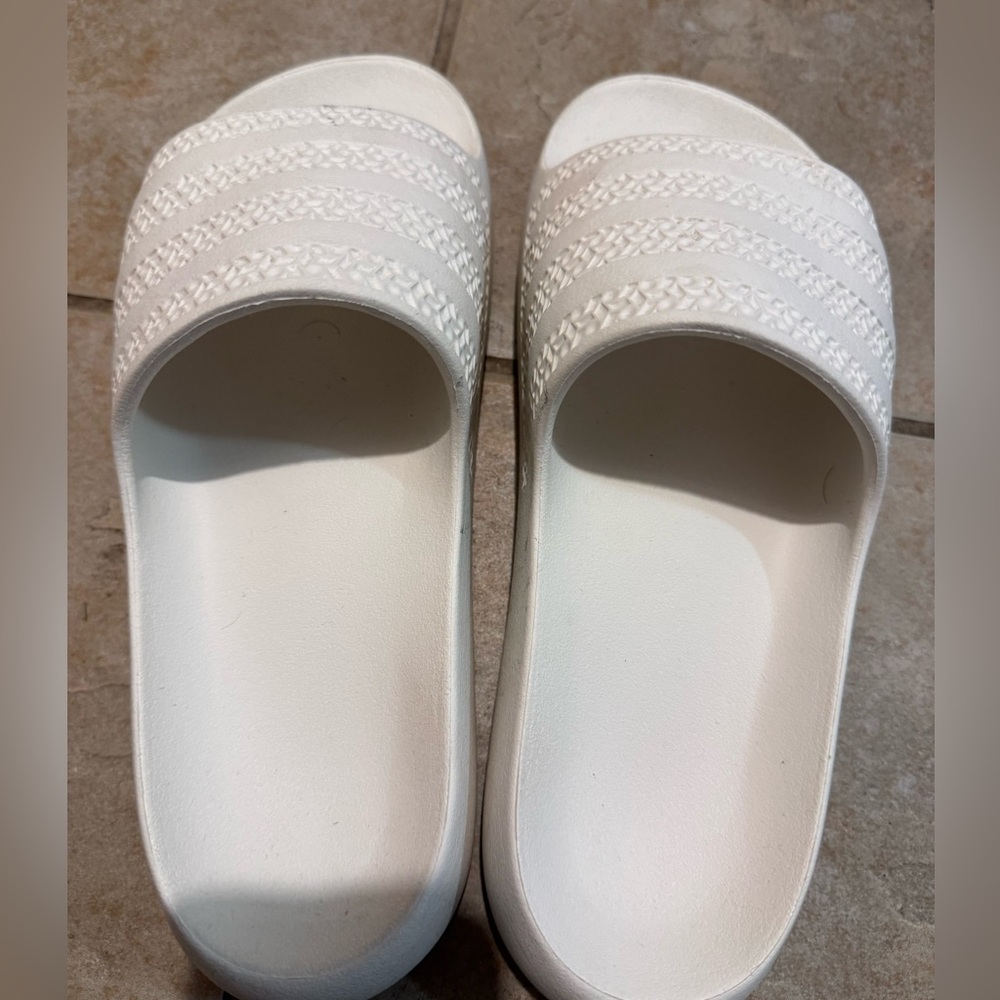 Adidas Ayoon slides